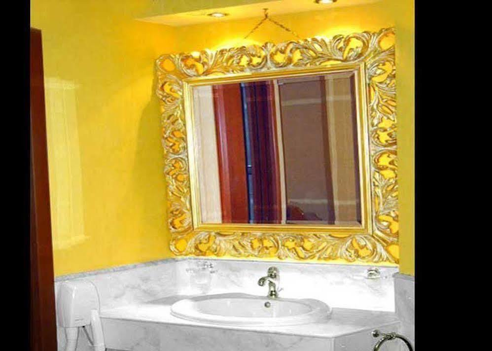 Luxury H 2000 Bed and breakfast 3*