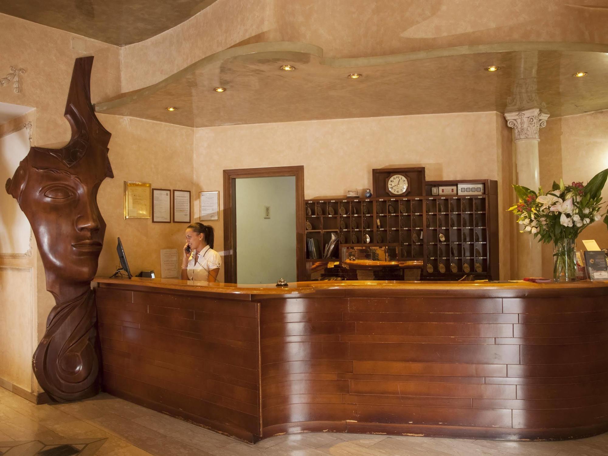 Rosa Hotell Roma