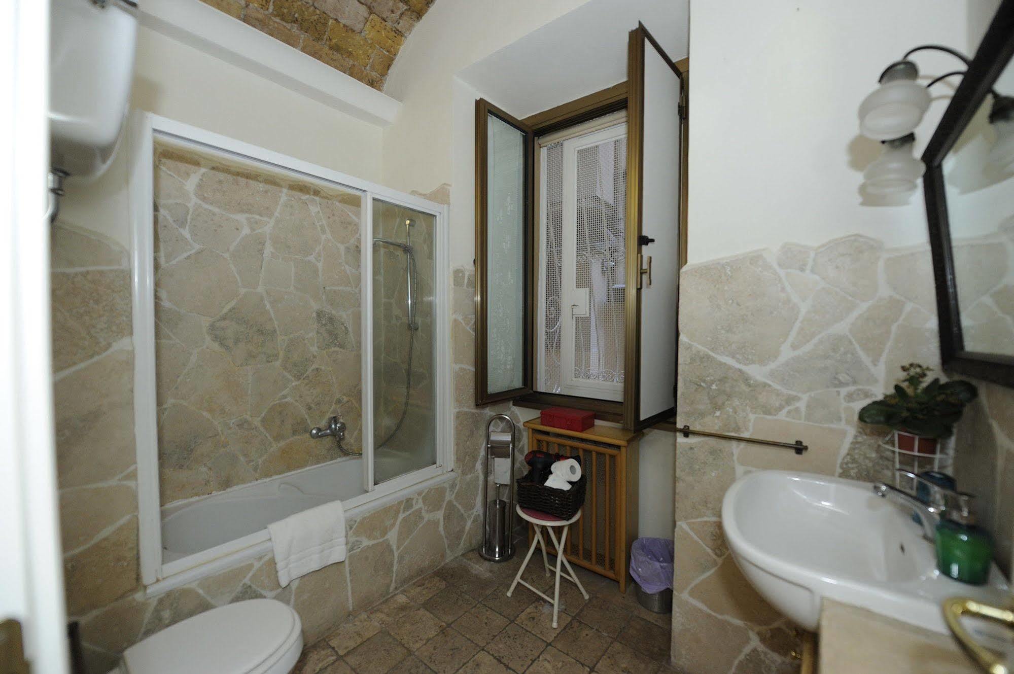 Guest house Chain Gallienus 3*