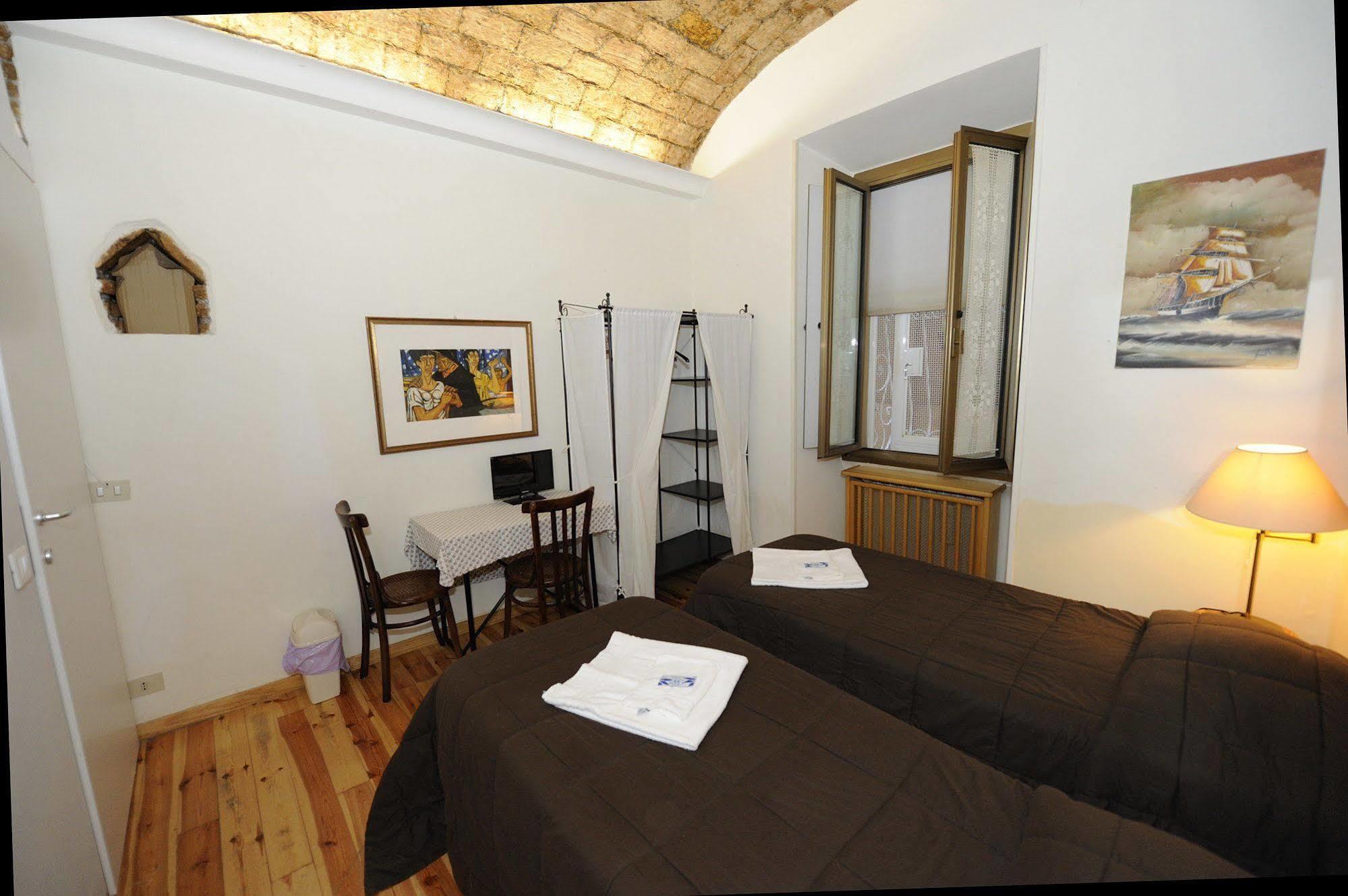 Chain Gallienus Guest house 3*