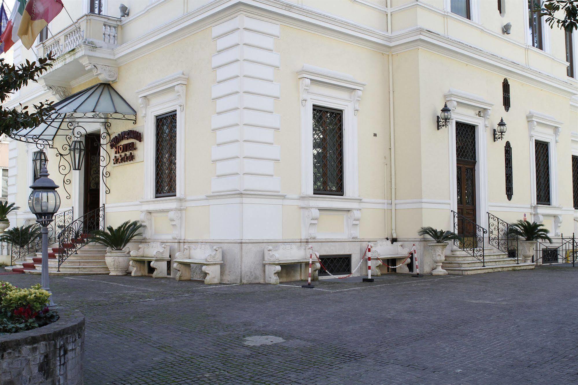 Pinciana Hotell 4*