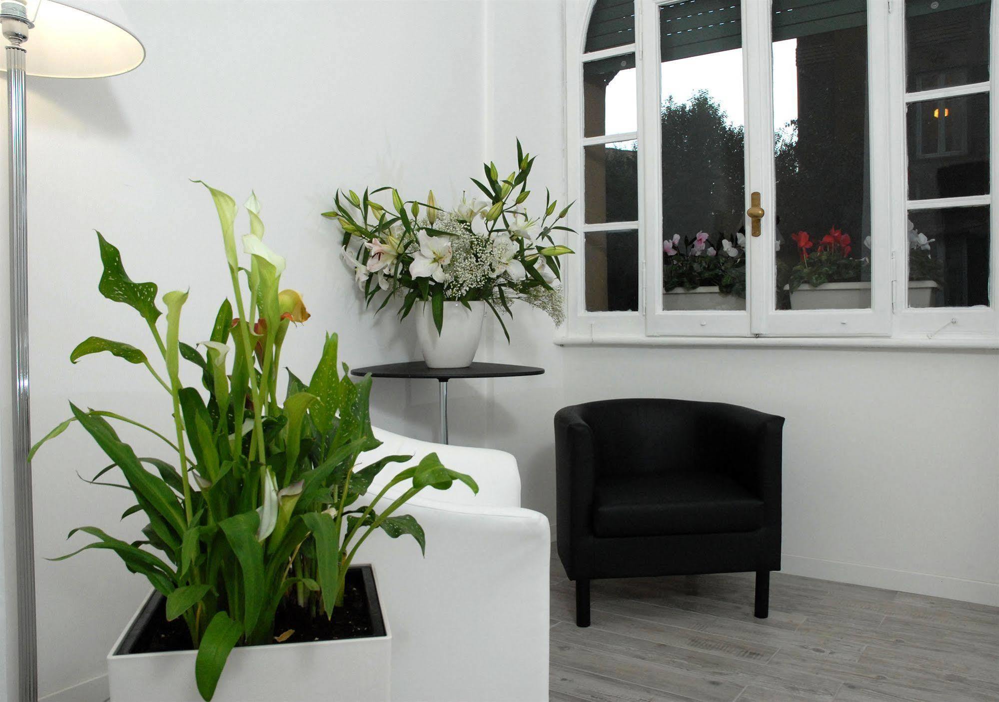 Gardenia Bed & Breakfast 2*