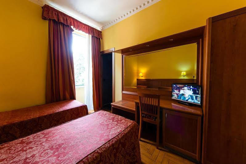 Hotell Lella 2*