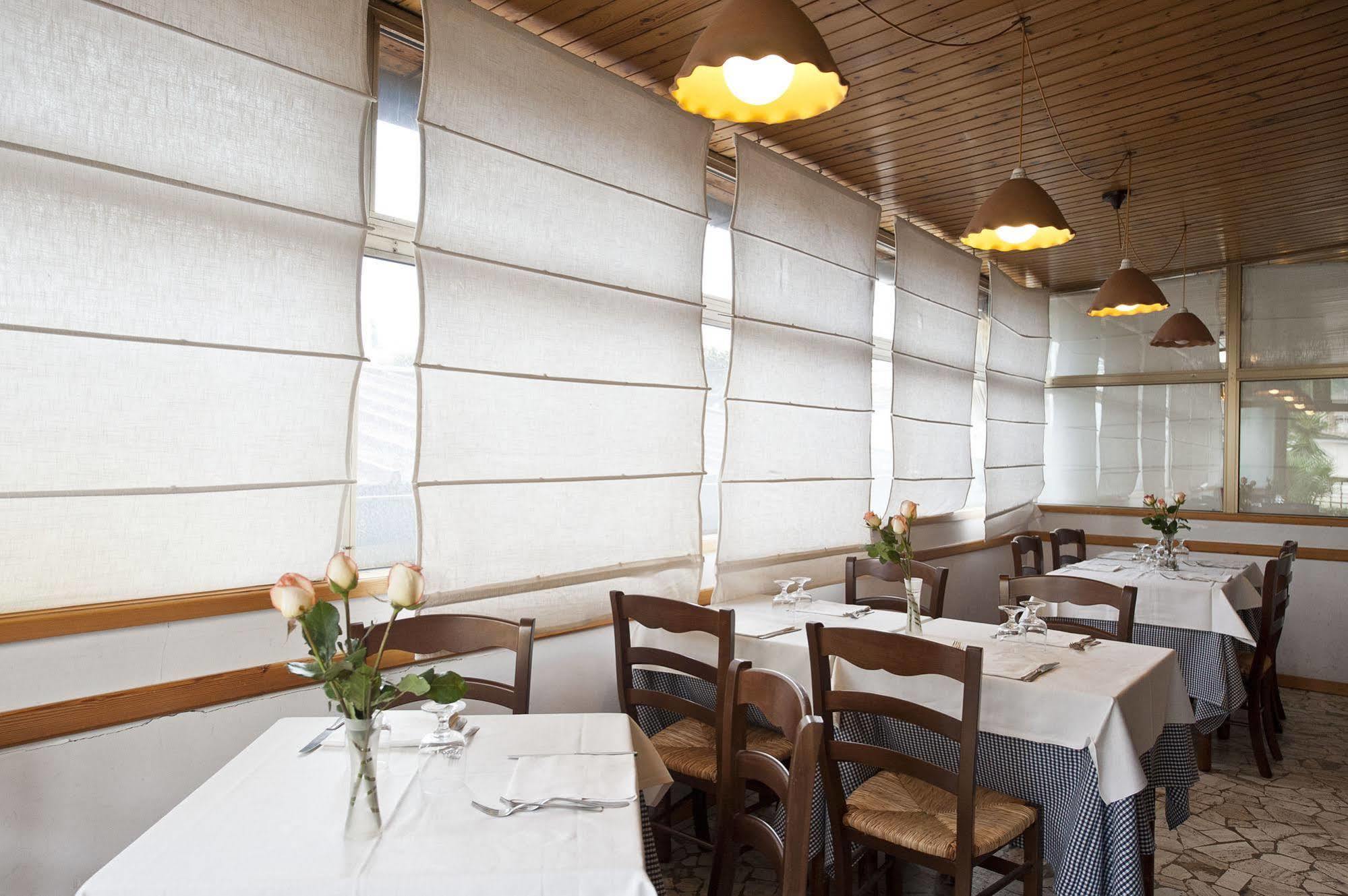 Hotel 4 Pini Roma