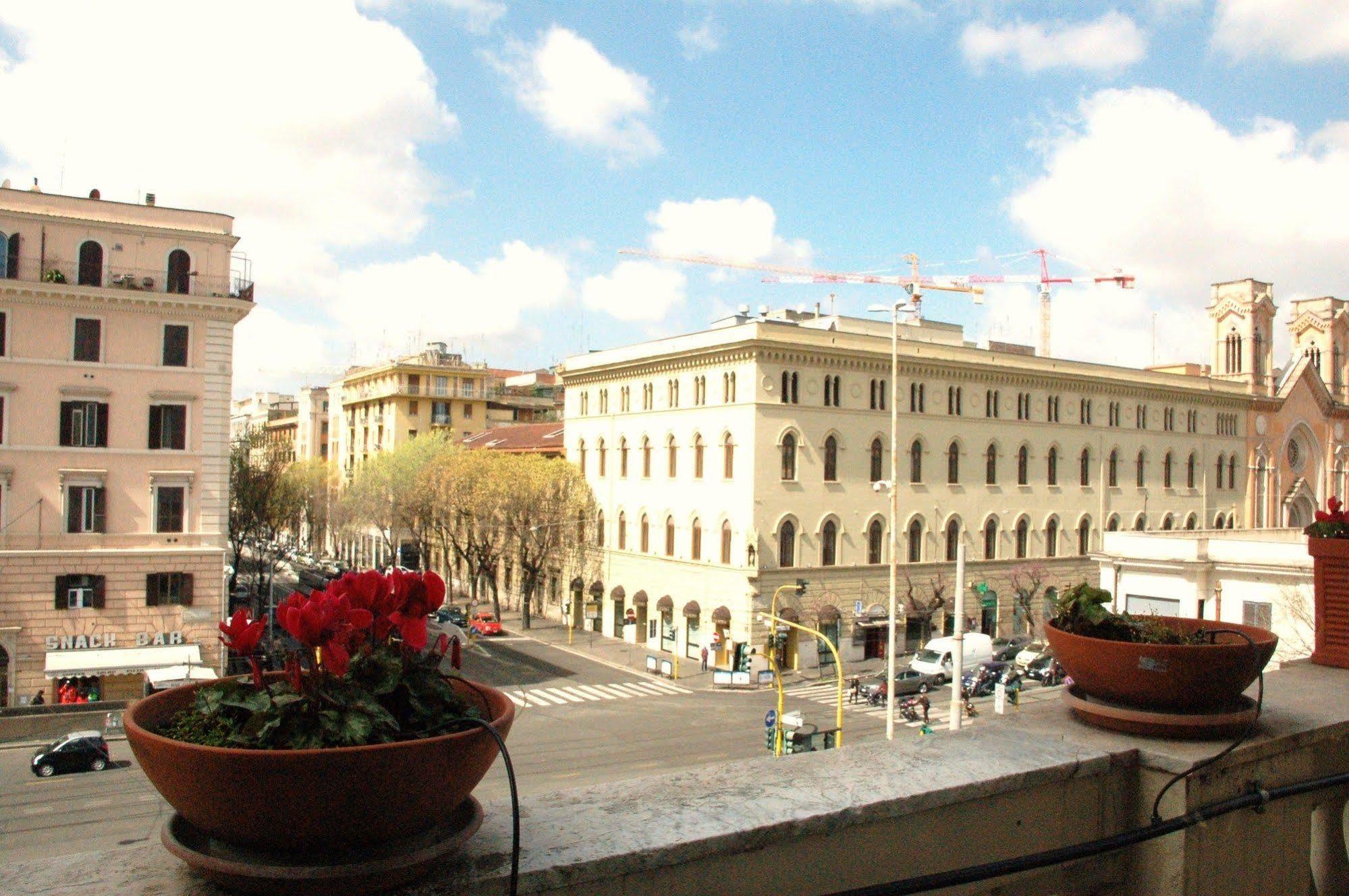 Pensión Charme Holidays Colosseum 2*