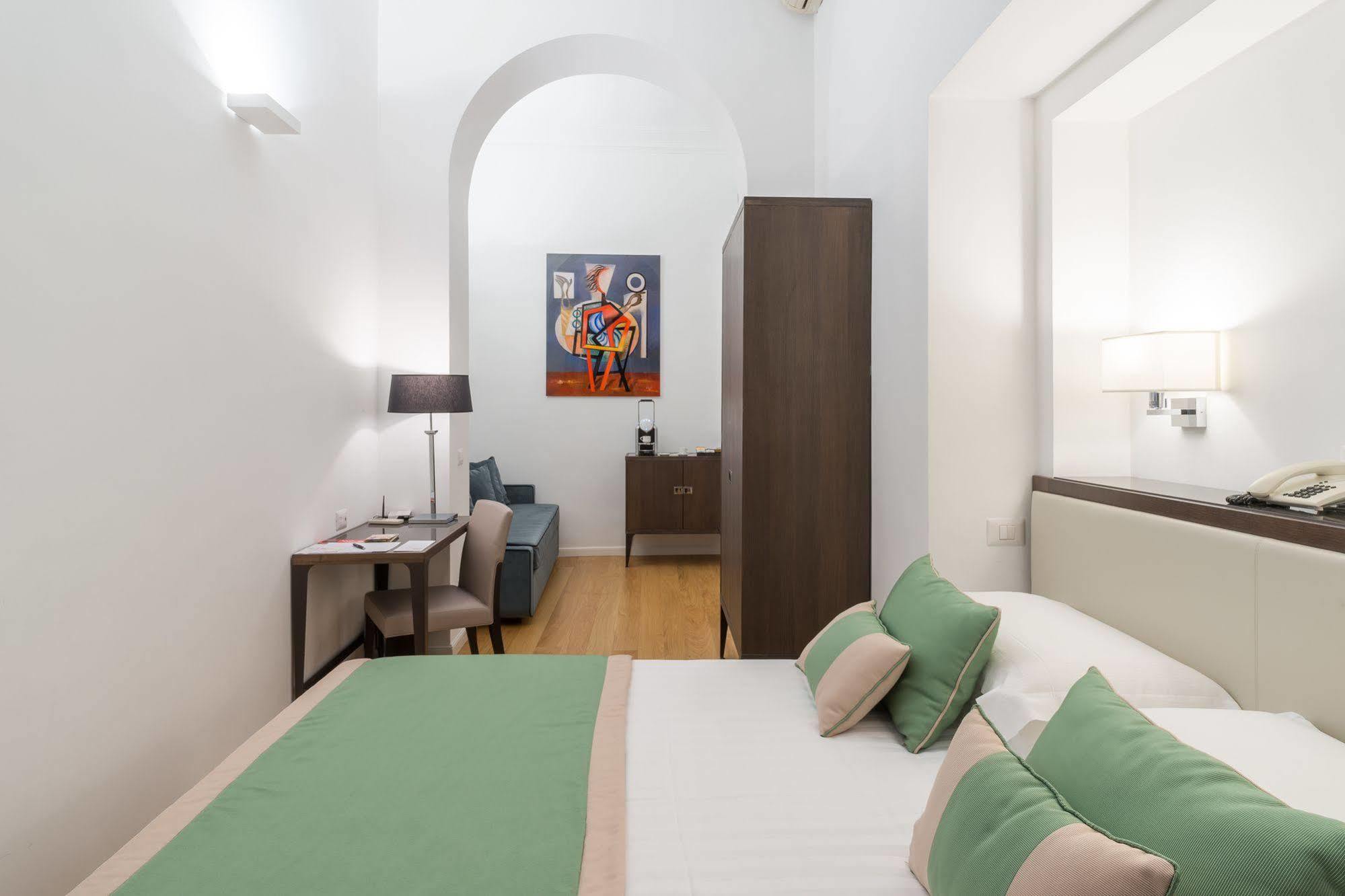 Hotell Les Diamants Spanish Steps 2*