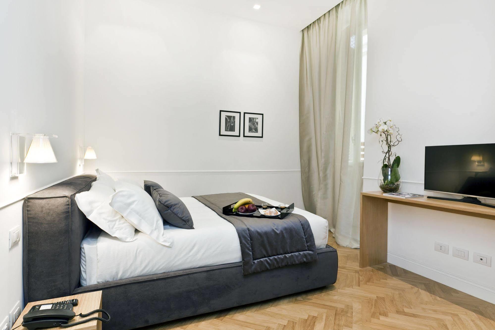 Vanity Navona Rom