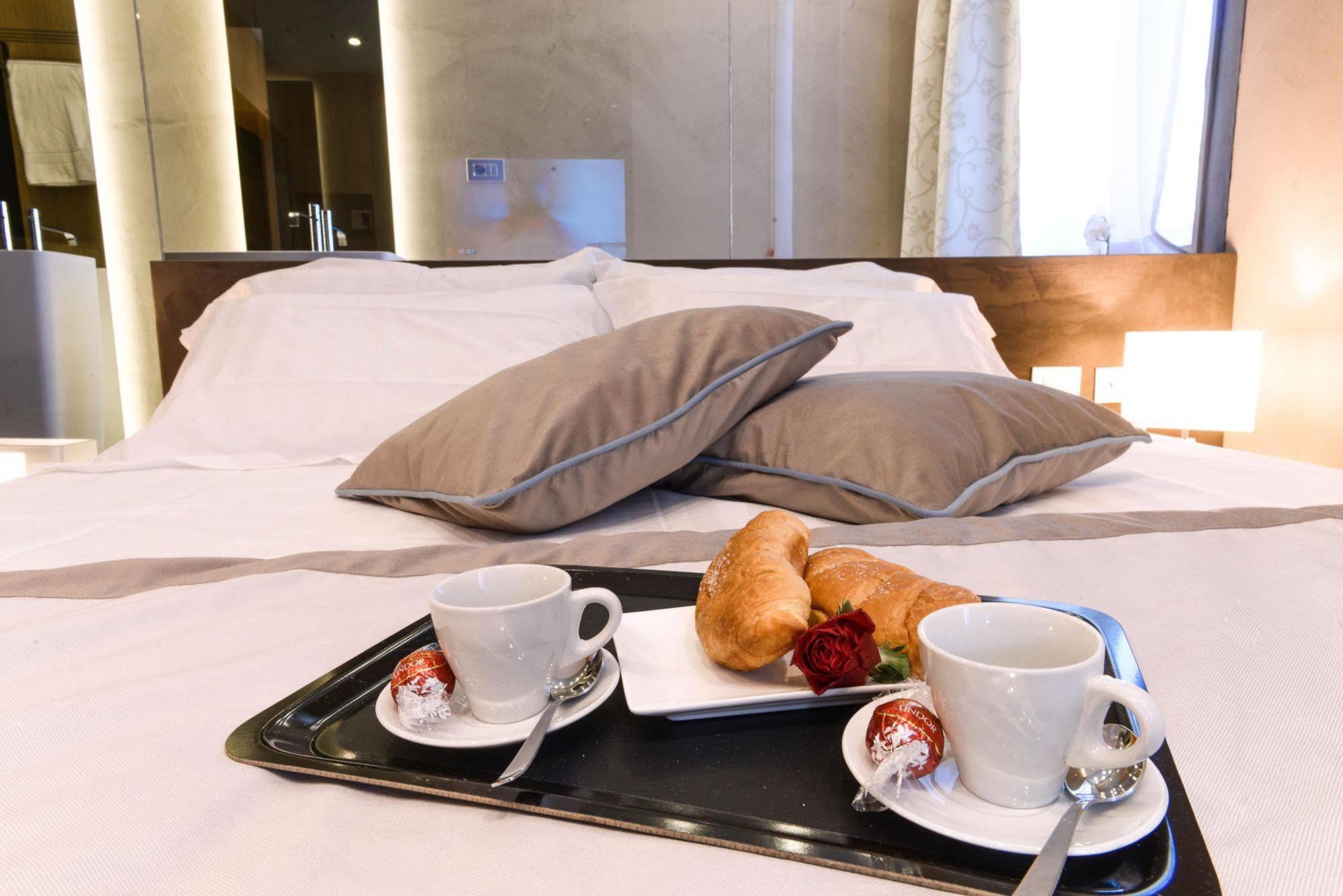 Pensión Sun Luxury Pantheon 3*