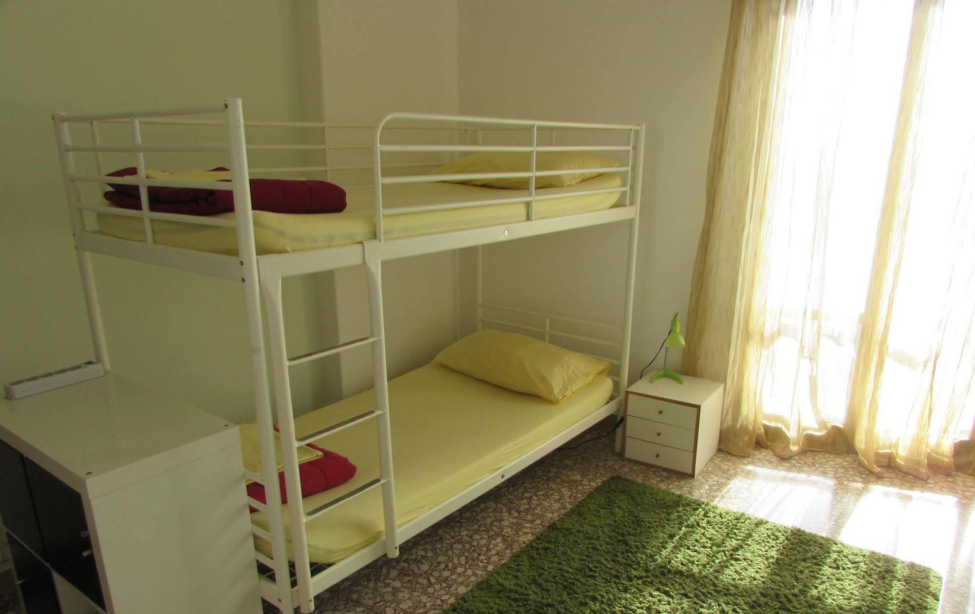 Thousand Sunny Hostal