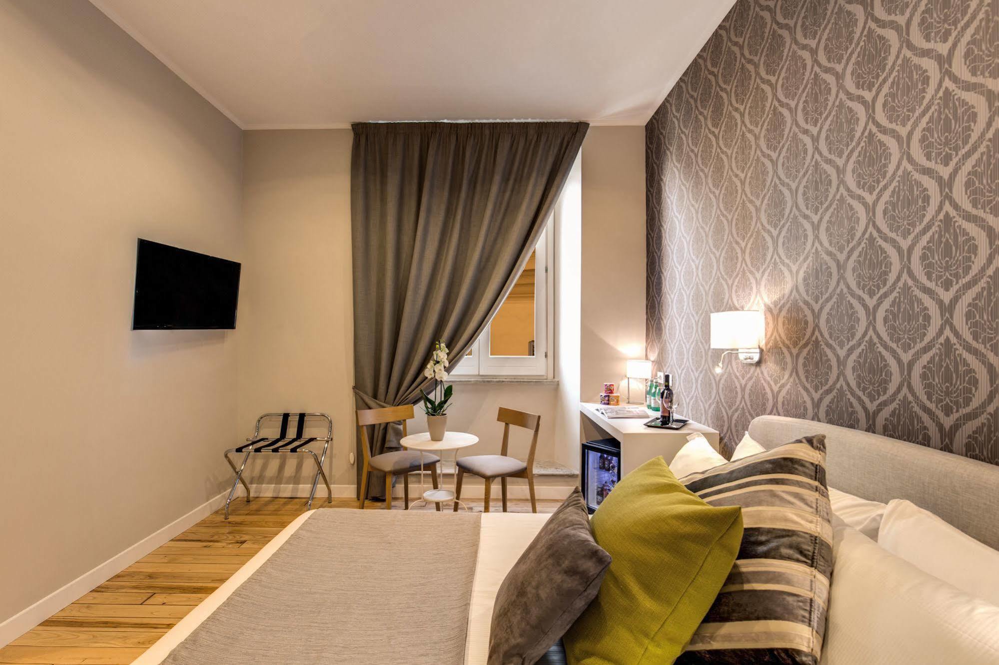 Tlv Navona 3*