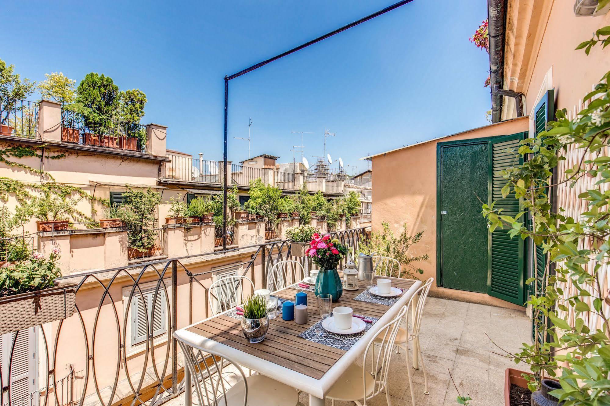 Aweshomeitaly - Spagna Glamour Life Penthouse Rom