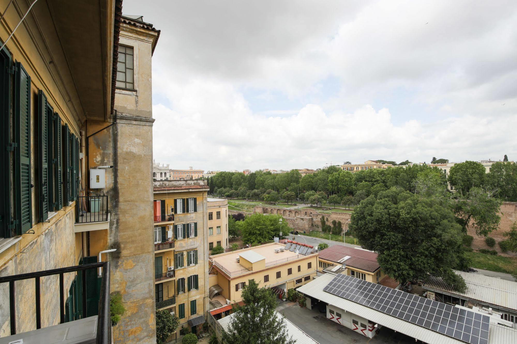 Urban Pine Rooms Roma