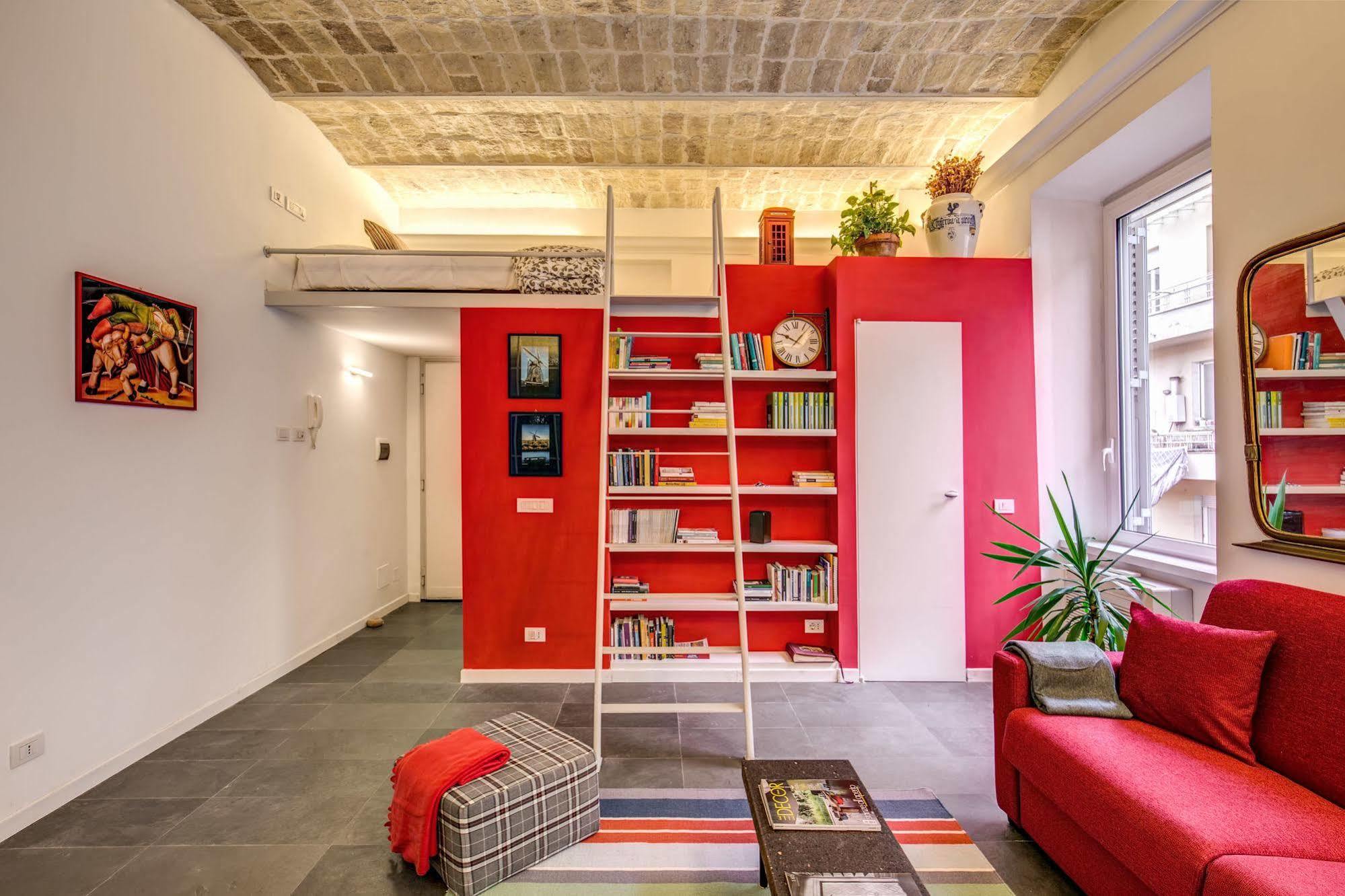 Colosseo Red Design *