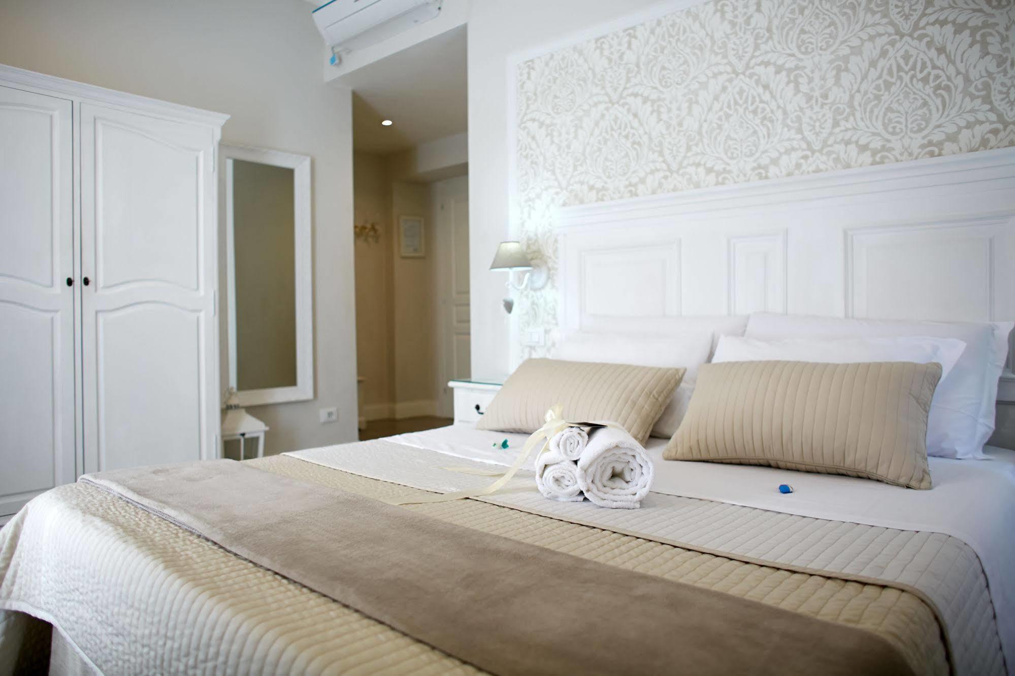 Charme & Chic Bed & Breakfast Roma
