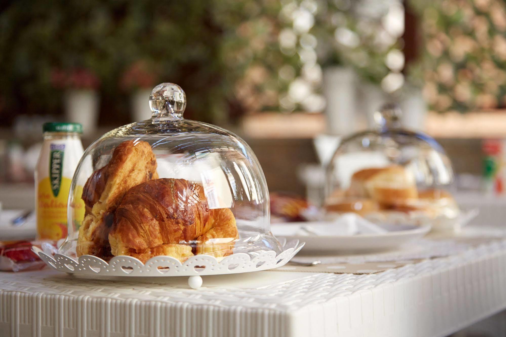 Charme & Chic Bed & Breakfast