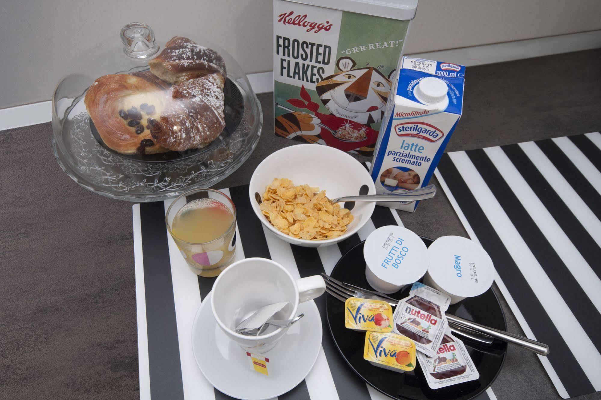 Cento Passi Dal Vaticano Acomodação com café da manhã  3*