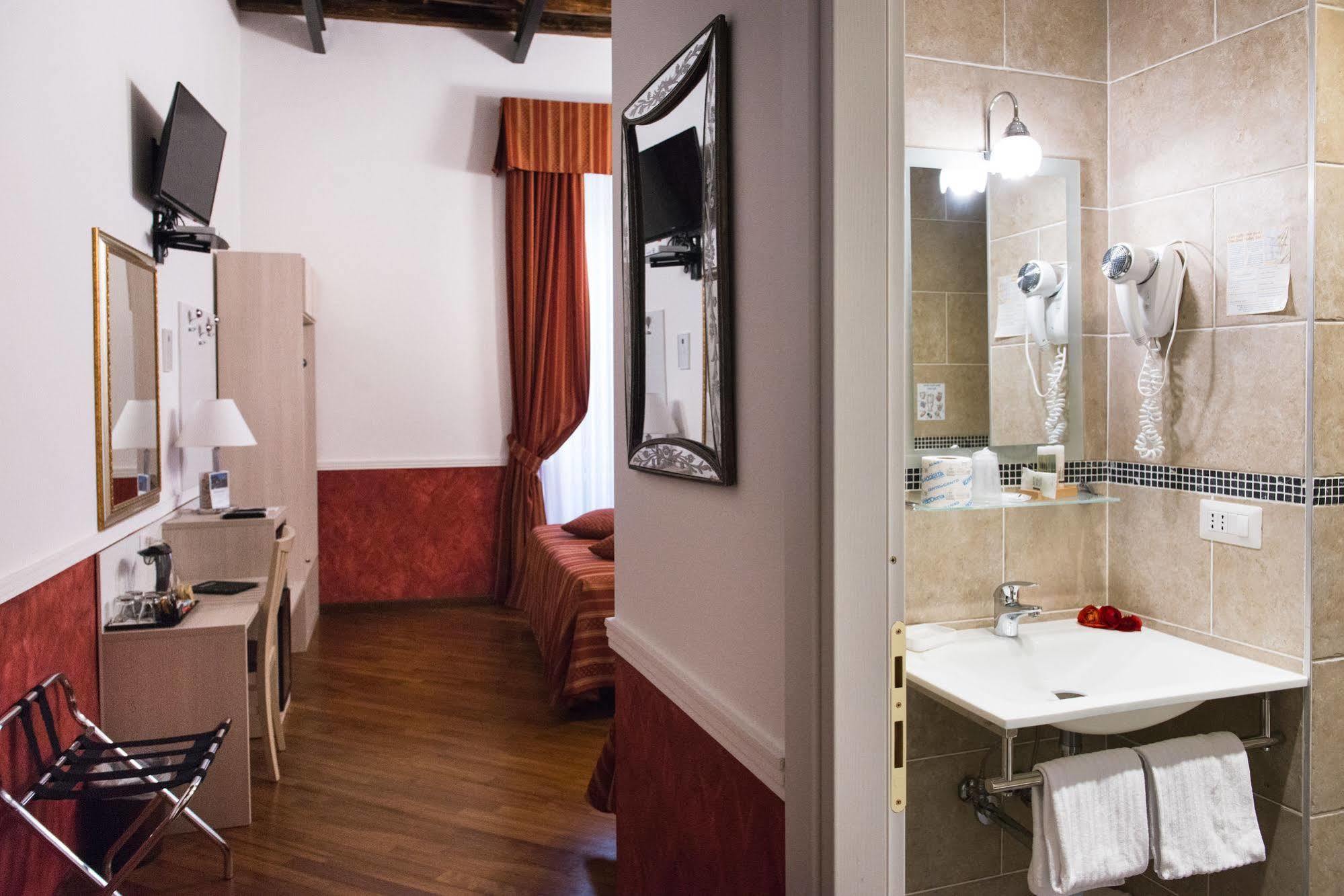 Domus Capilupi Bed and breakfast