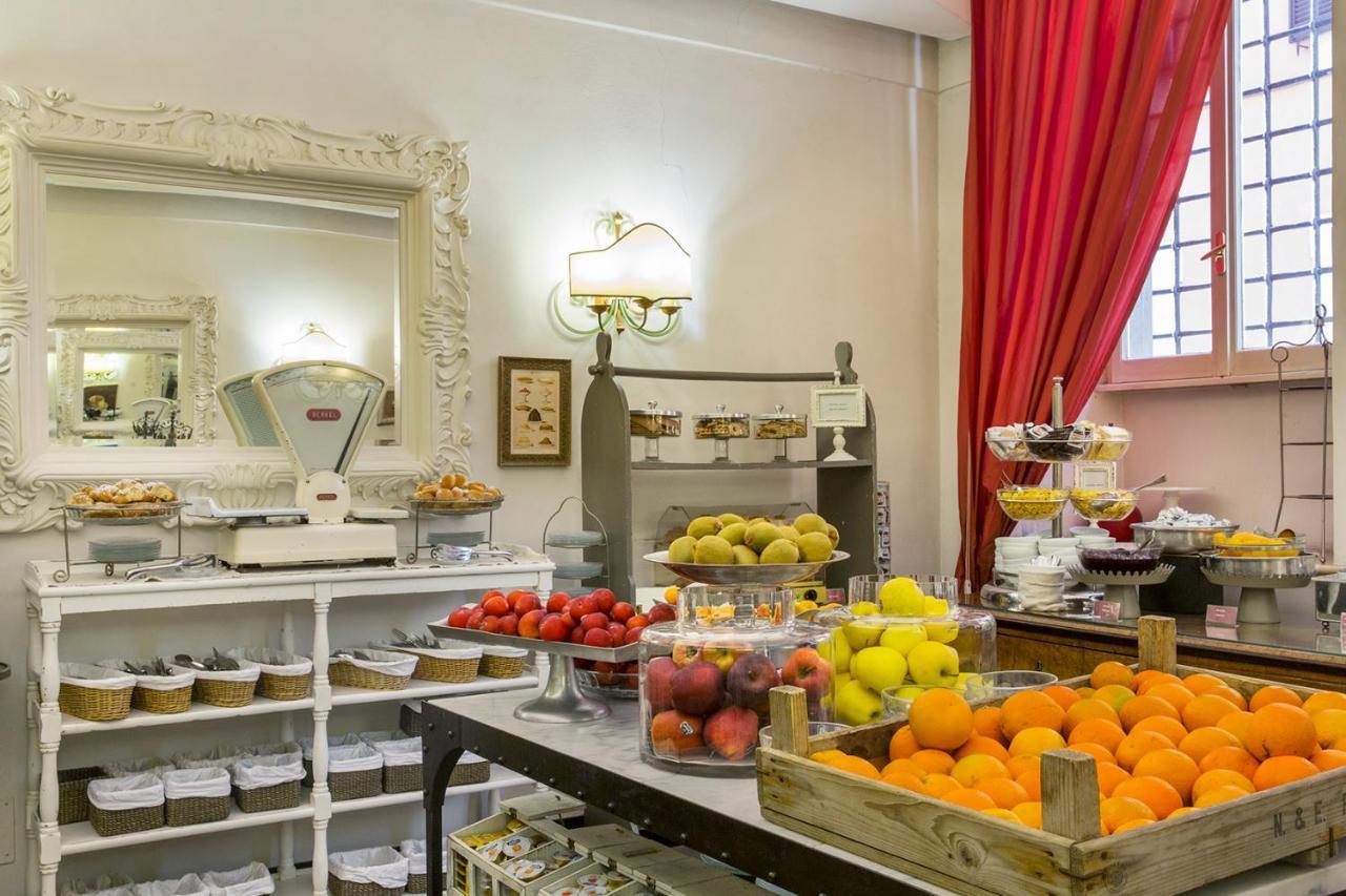 Hotel Adriano 3*