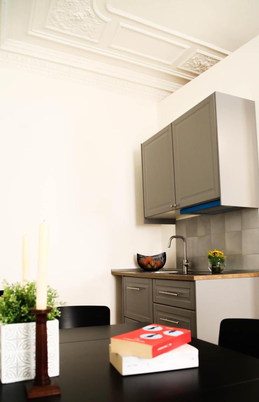 Pietra Square Apartment *