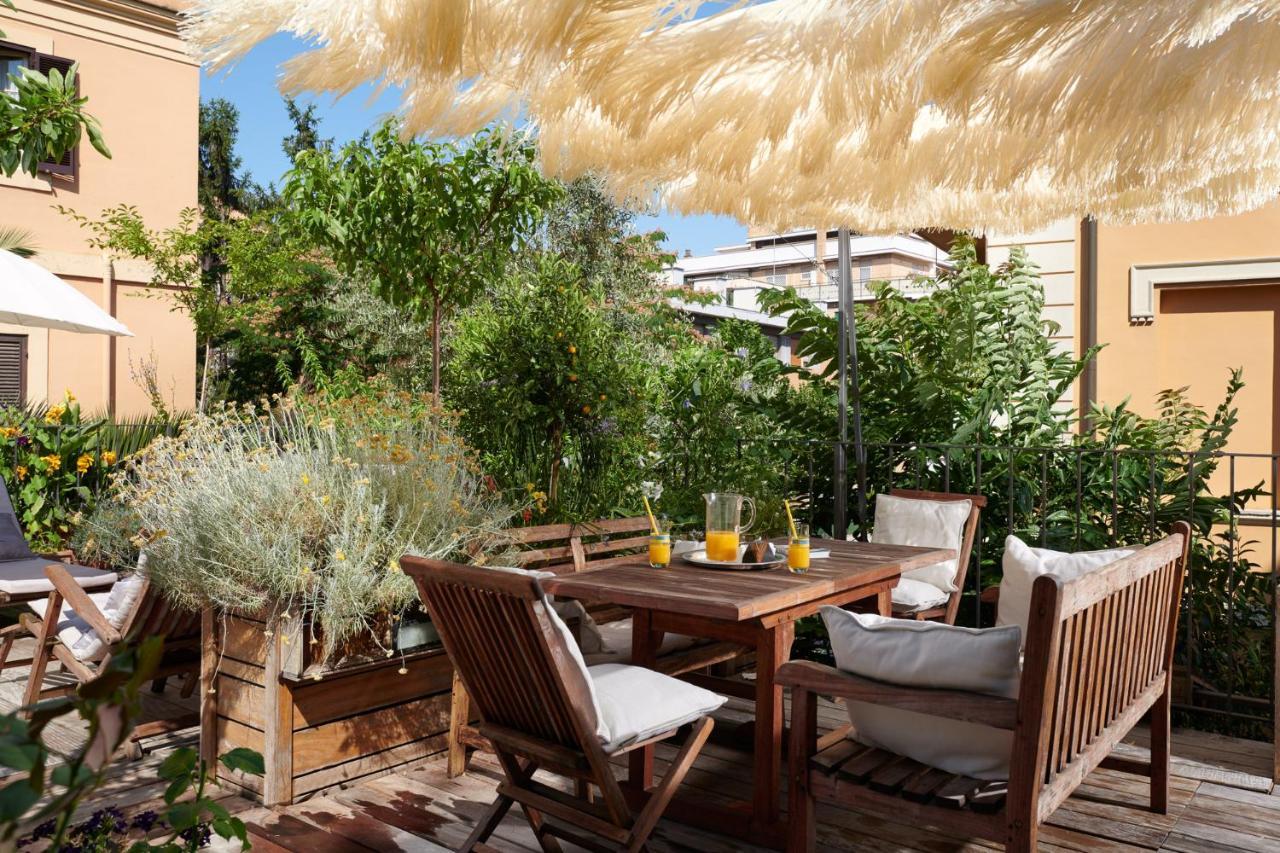 Palm Gallery Garden House Hotel