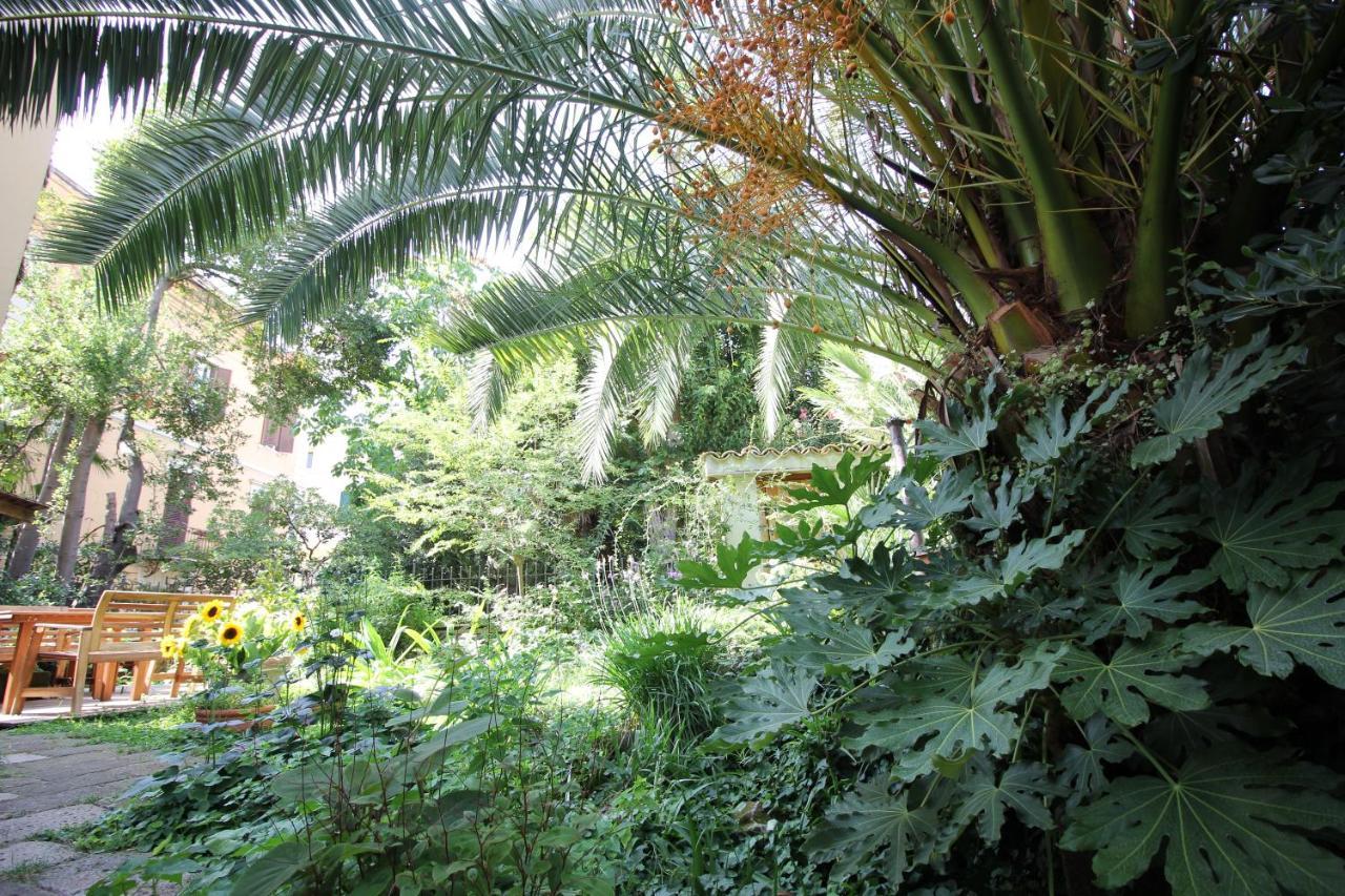 Palm Gallery Garden House Hotel Roma