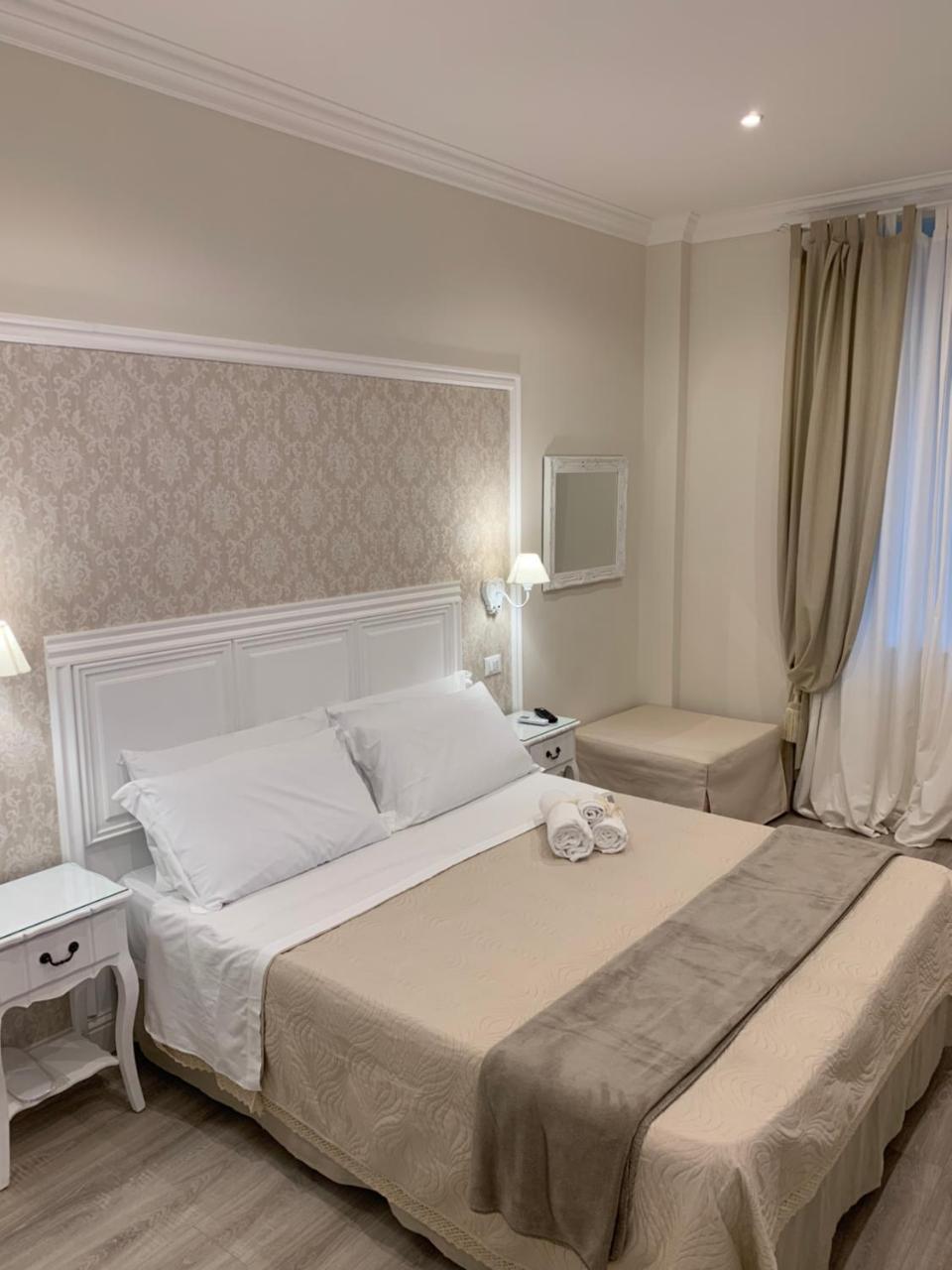 Charme & Chic Alojamento de Acomodação e Pequeno-almoço Roma