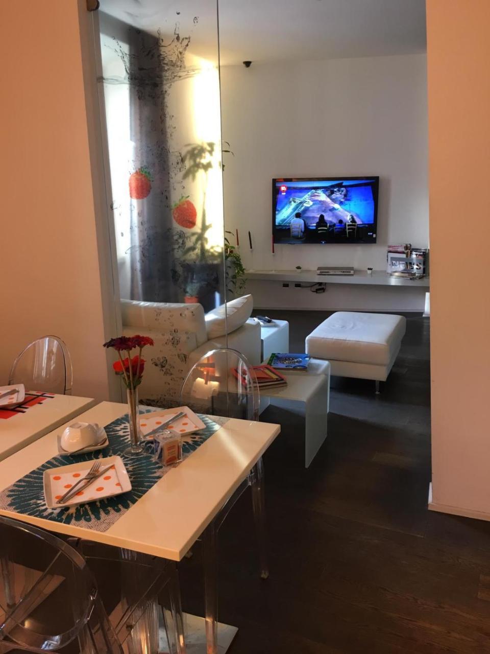 Face To Face House 3*