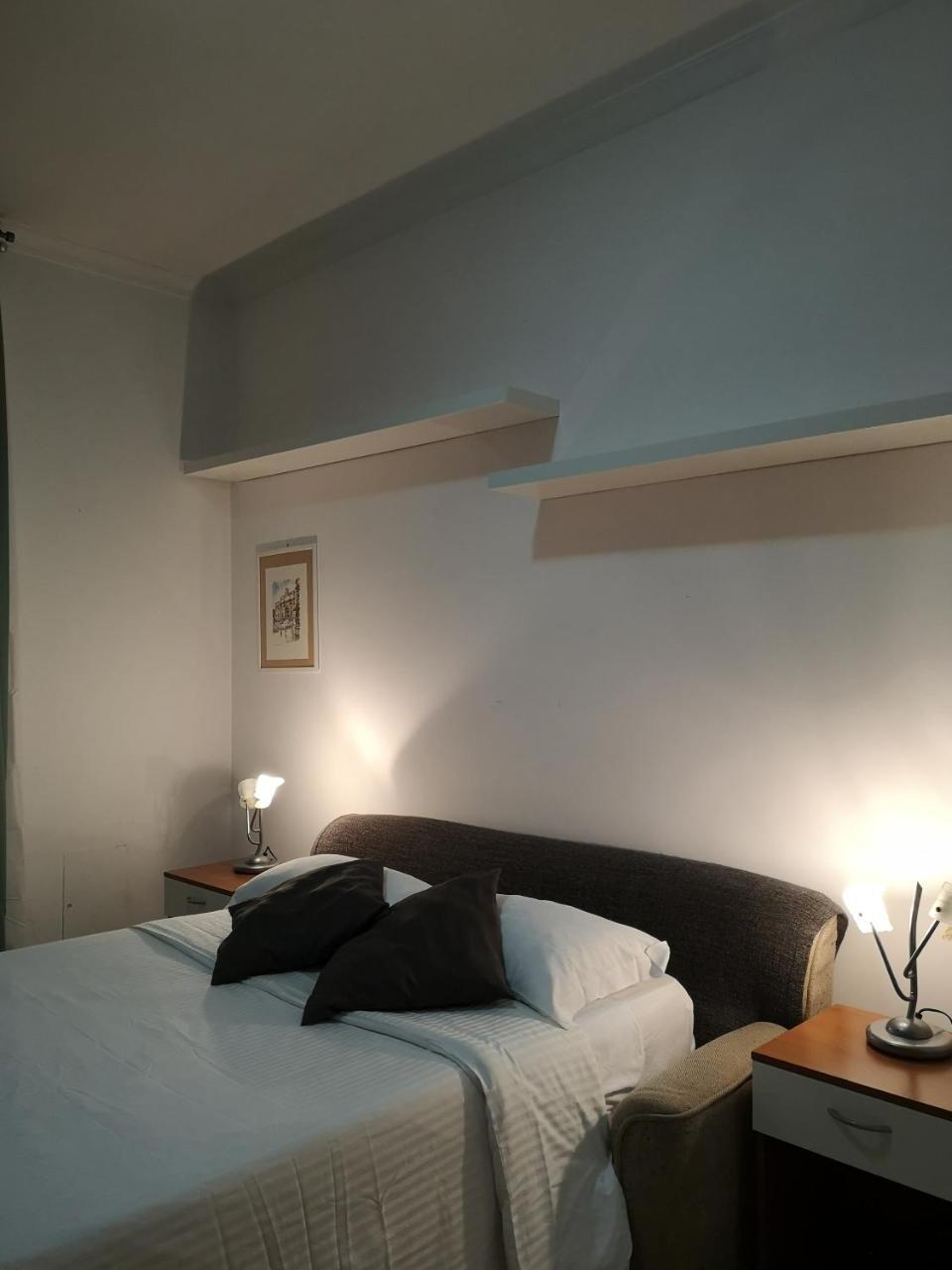 Casa de hóspedes Suites Holiday Rooms *