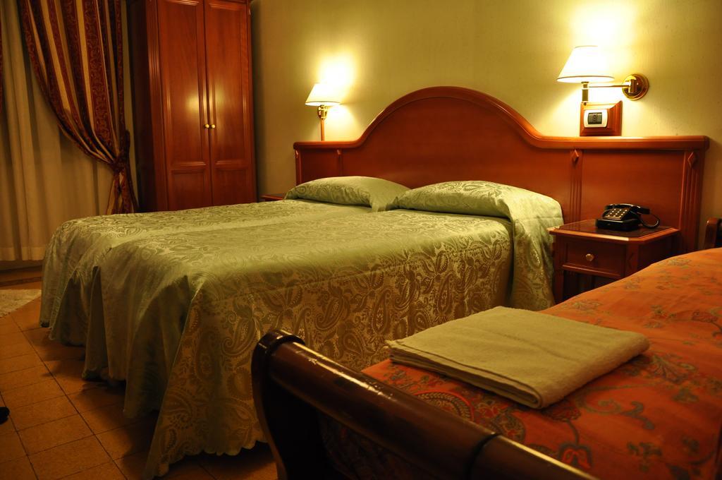 Hotel Sandra *