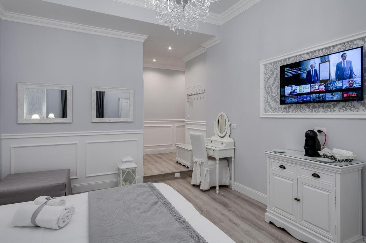 Charme & Chic Luxury Guest house Rome