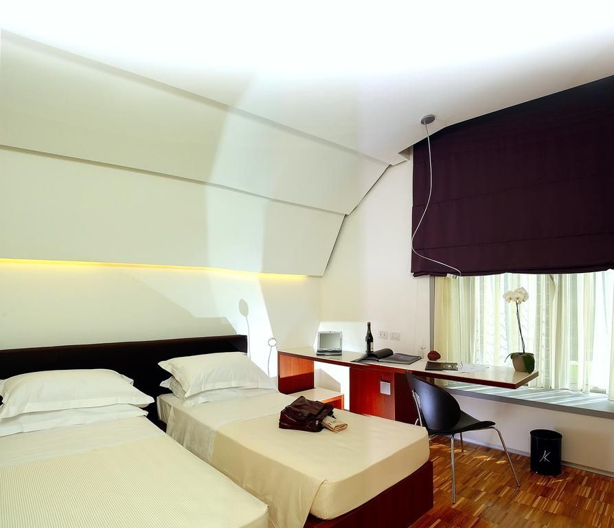 Black Hotel Roma