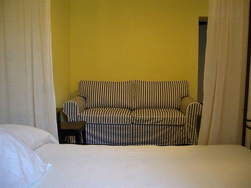 Bed & Breakfast By Ghor 2*