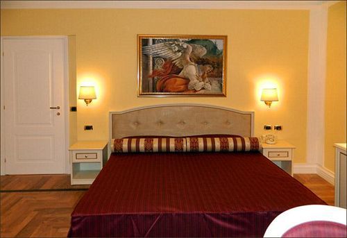 Relais Frattina Affittacamere 2*