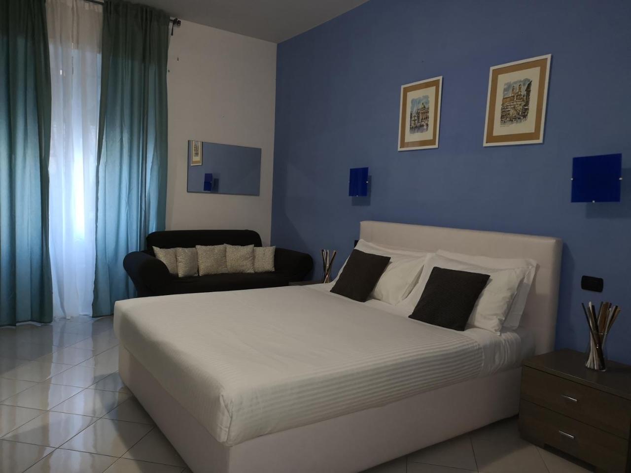 Casa de hóspedes Suites Holiday Rooms