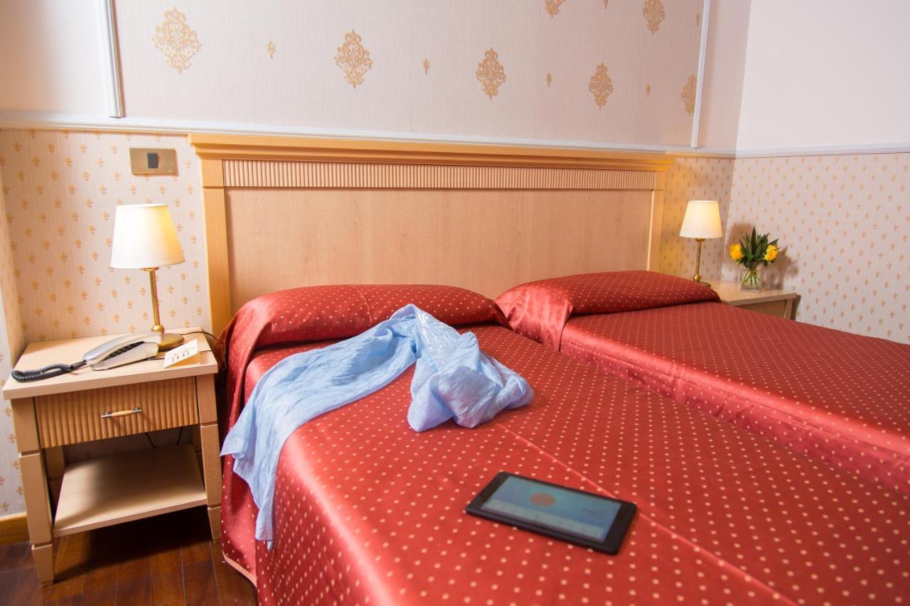 Arco Di Travertino Hotell