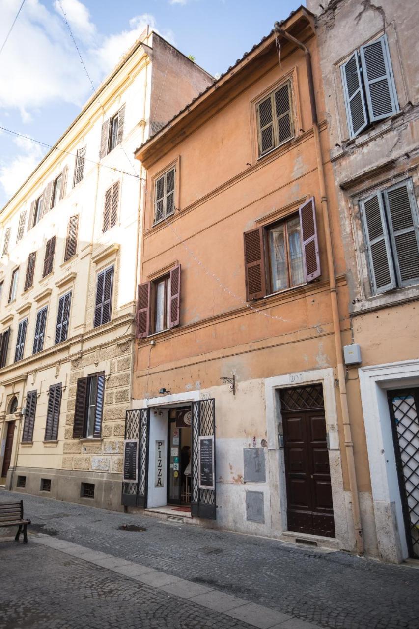 Vatican Borgo Pio 203 Roma