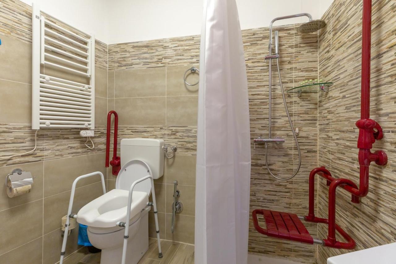 Flatinrome Trastevere Deluxe - Patio Roma