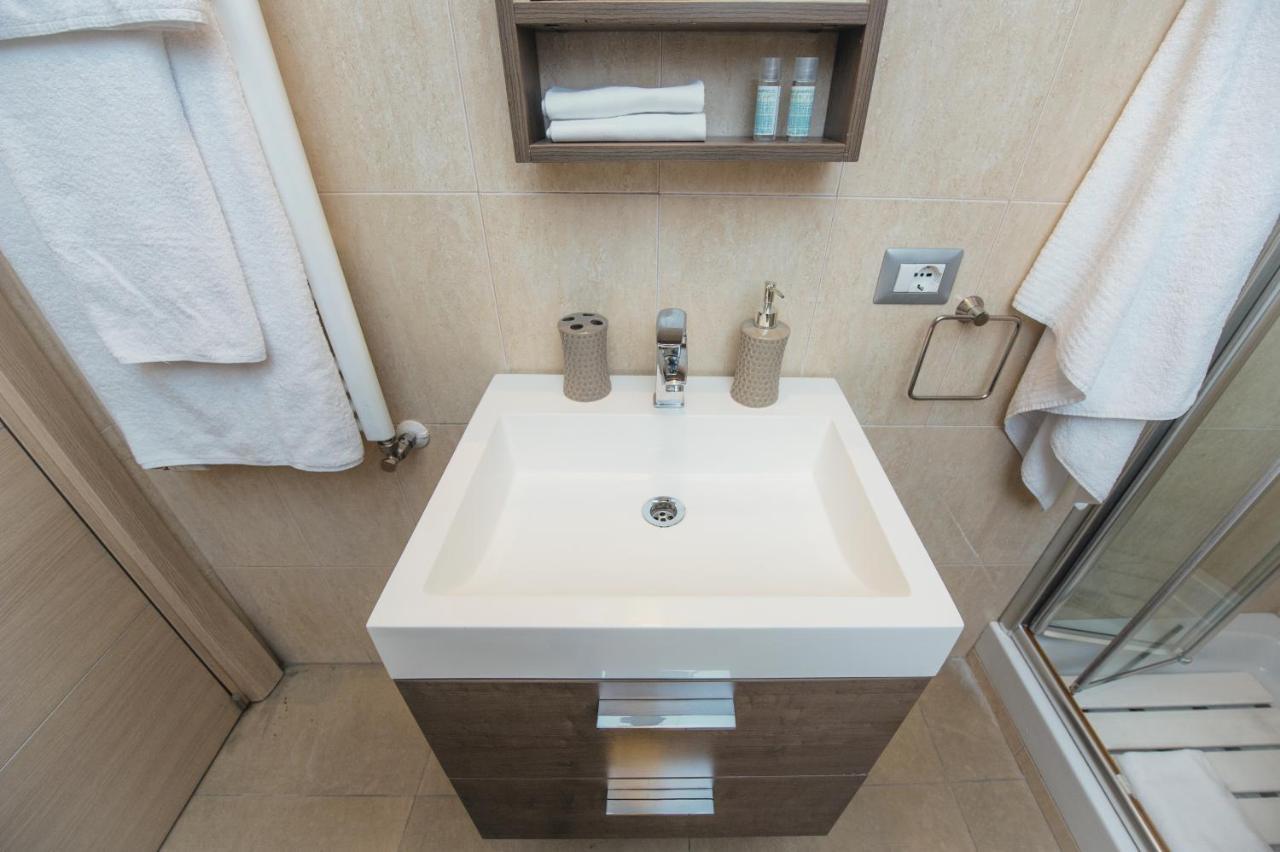 Residenzia Via Galvani * Roma