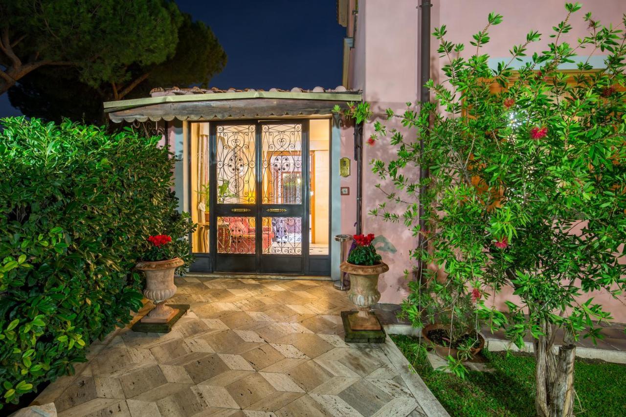 Hotell Arco Di Travertino 2*