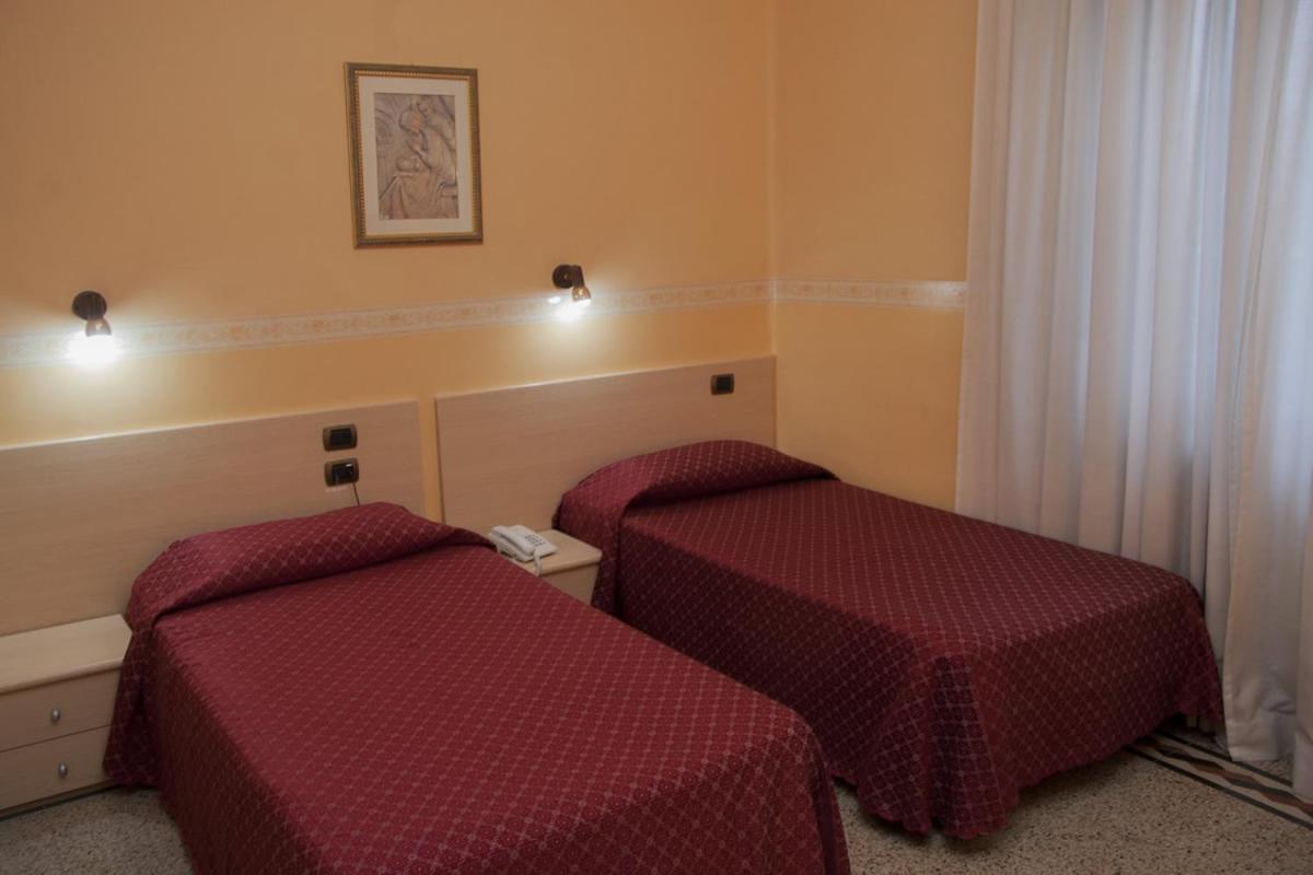 Casa La Salle - Vaticano Casa de hóspedes 3*