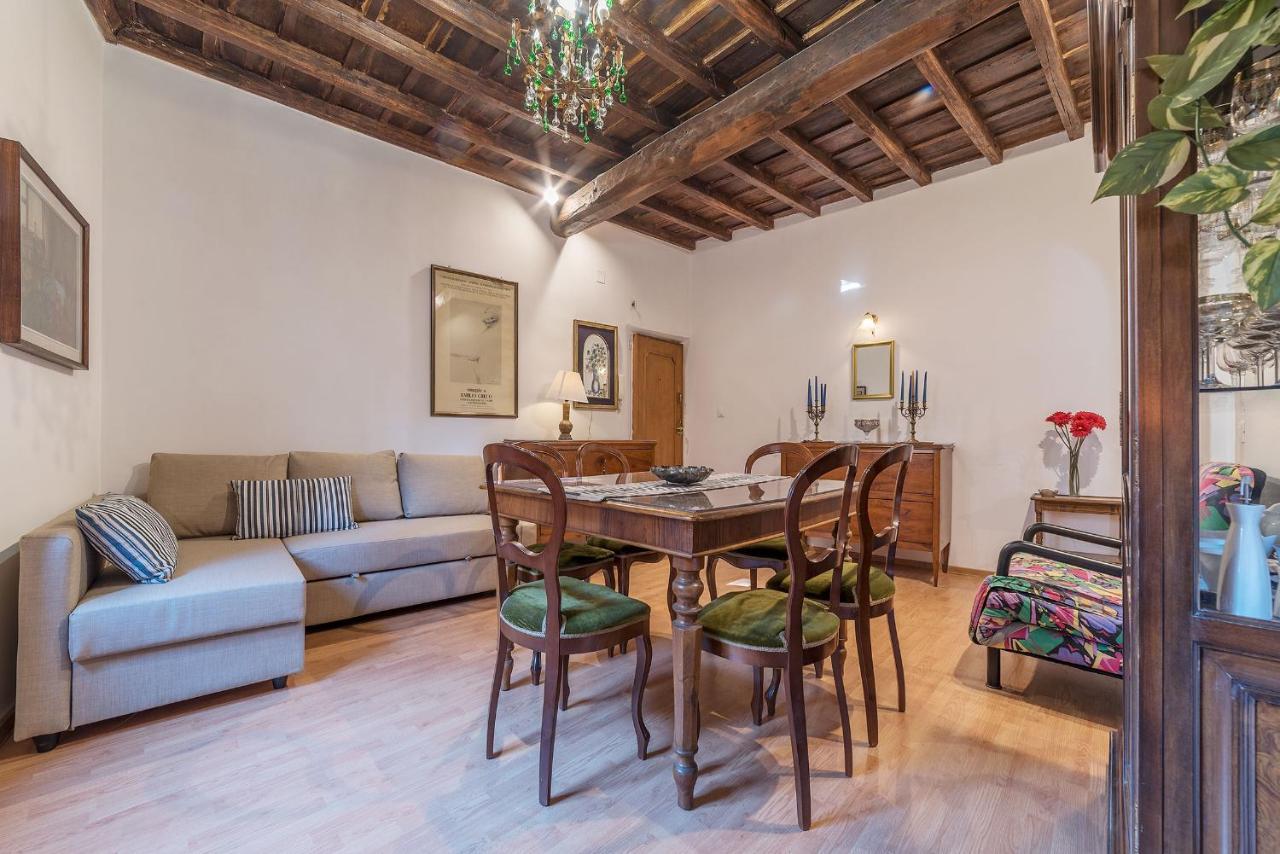 Montecitorio & Pantheon Stylish Flat Roma