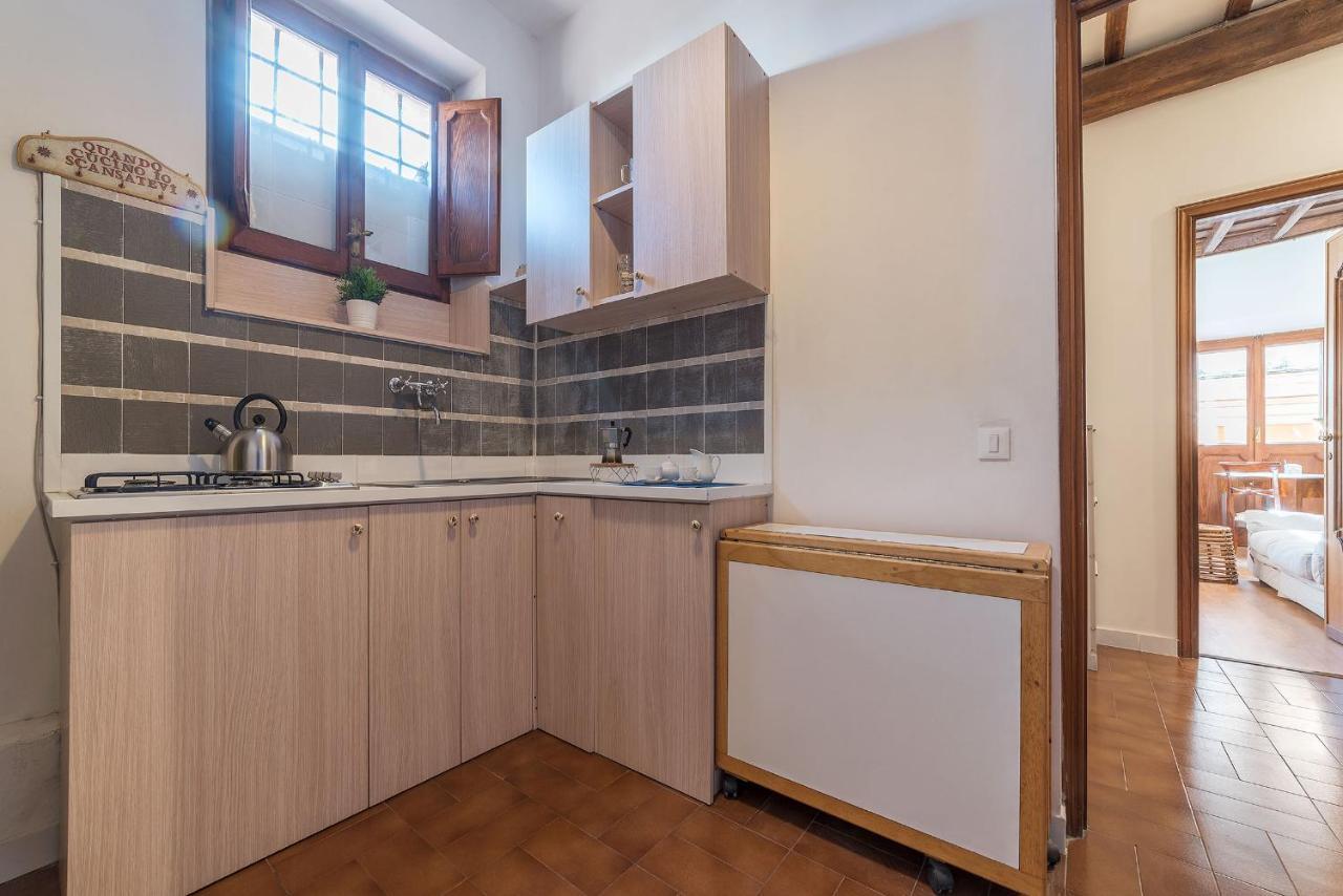 Montecitorio & Pantheon Stylish Flat Roma