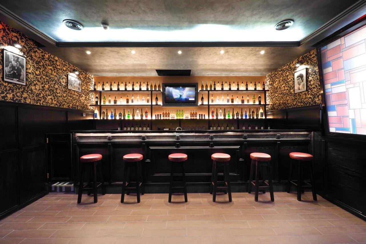 Alessandro Downtown & Bar Hostel Rom