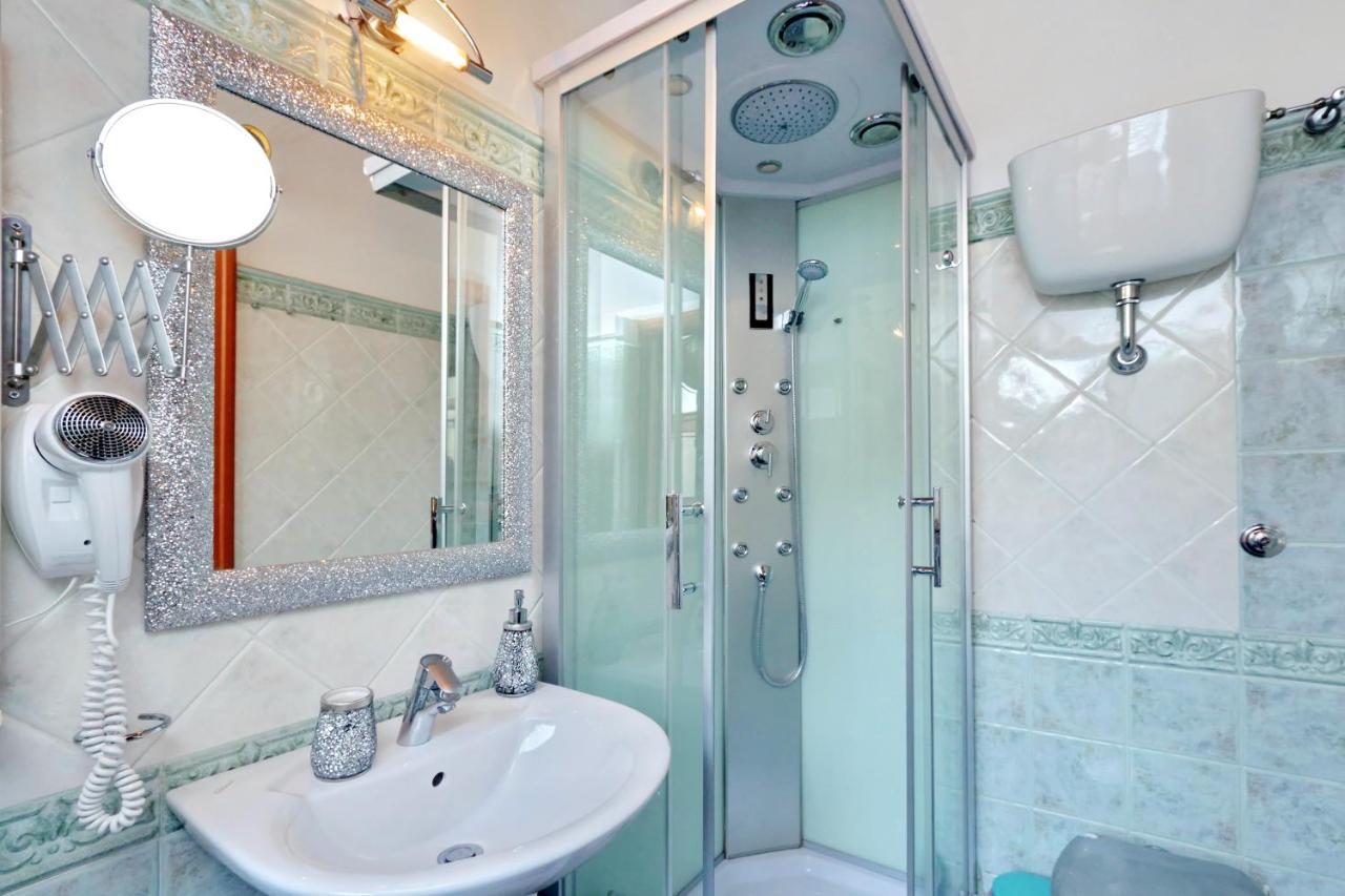 Luxury Domus Apartment *
