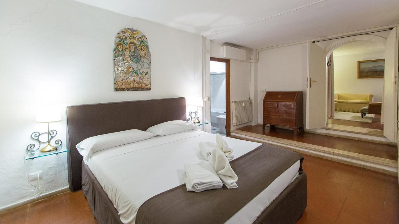 In Arco Della Ciambella Apartment *