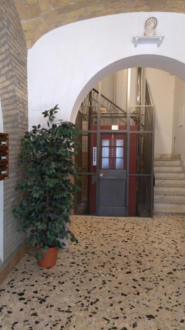 Vatican Comfort Suites Pensión