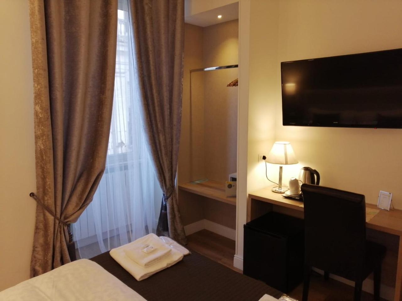 Vatican Comfort Suites Pensión 2*
