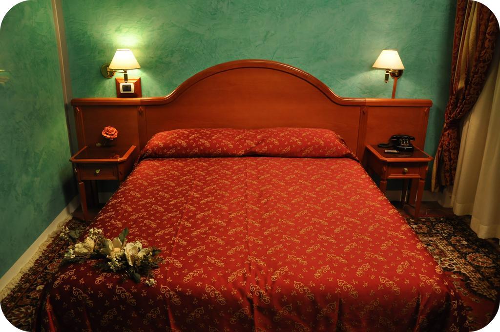 Hotel Sandra