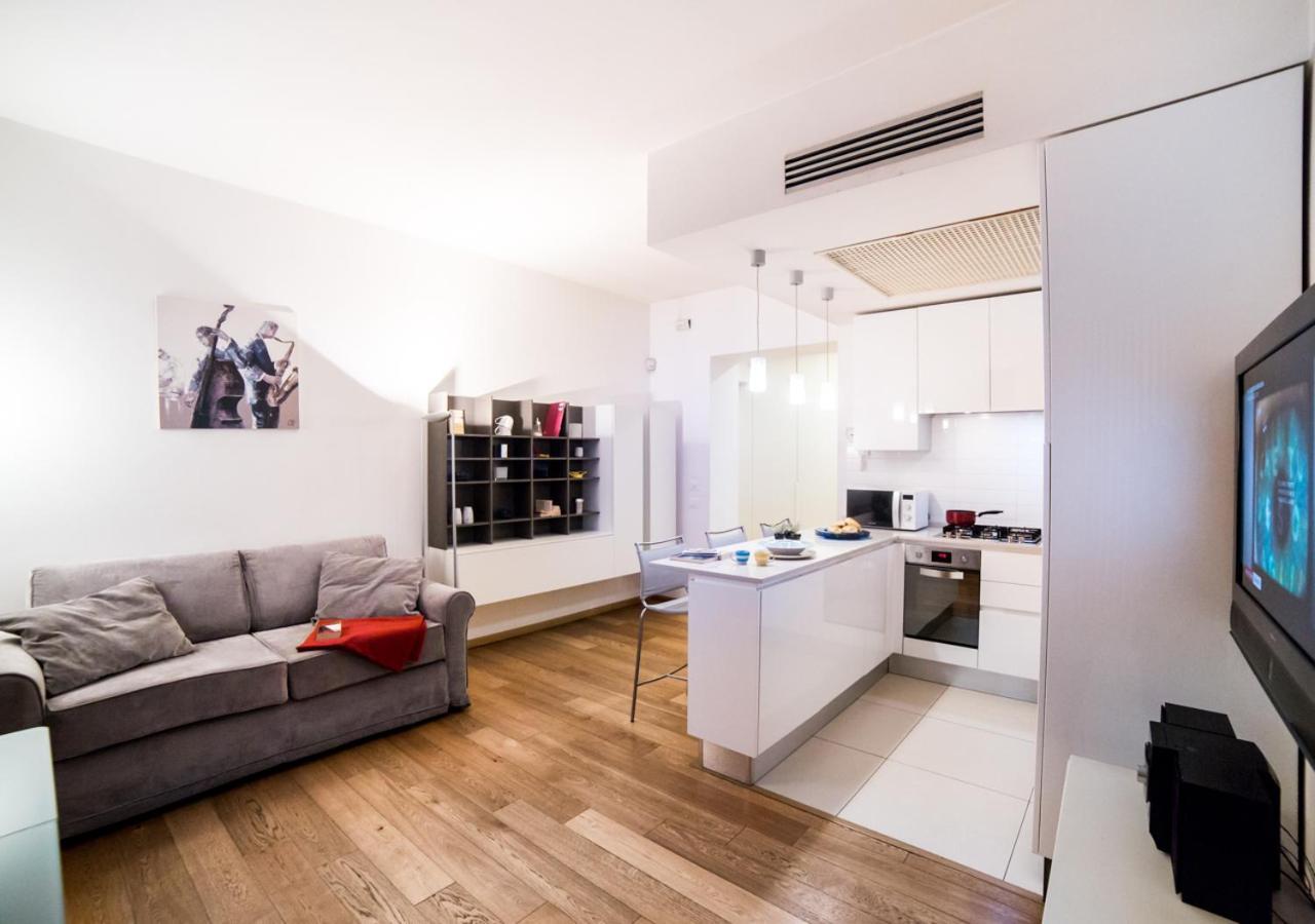 Rent In * Roma