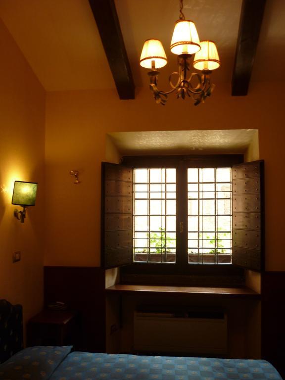Hotel Antico Borgo Di Trastevere 2*